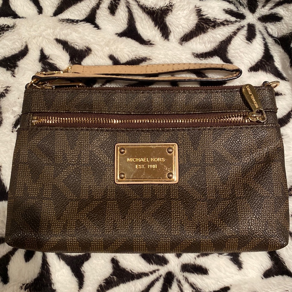 Michael Kors Wristlet